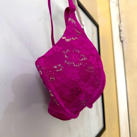 36D full coverage lightly lined body by Vs bra - Picture 2 of 6